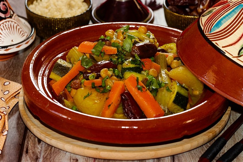 "Recette de tajine marocain traditionnel Recette de tajine marocain traditionnel au poulet et pomme du terre ".